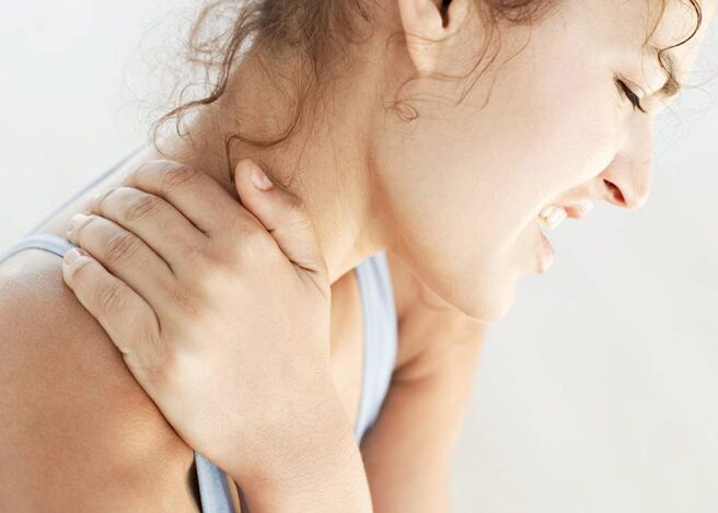 Huda bolečina pri ženski zaradi cervikalne osteohondroze