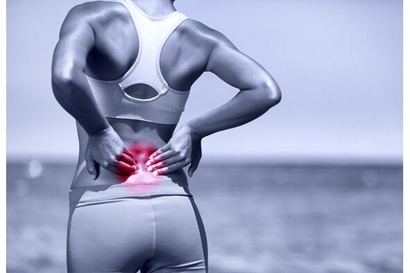 Hrbet v ledvenem predelu lahko boli zaradi pretiranega fizičnega napora